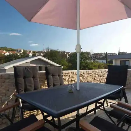 Veliki Apartman S 3 Spavace Sobe I Pogledom Na More *